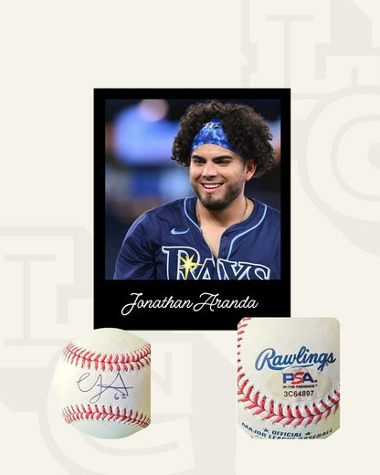 Pelota firmada Jonathan Aranda