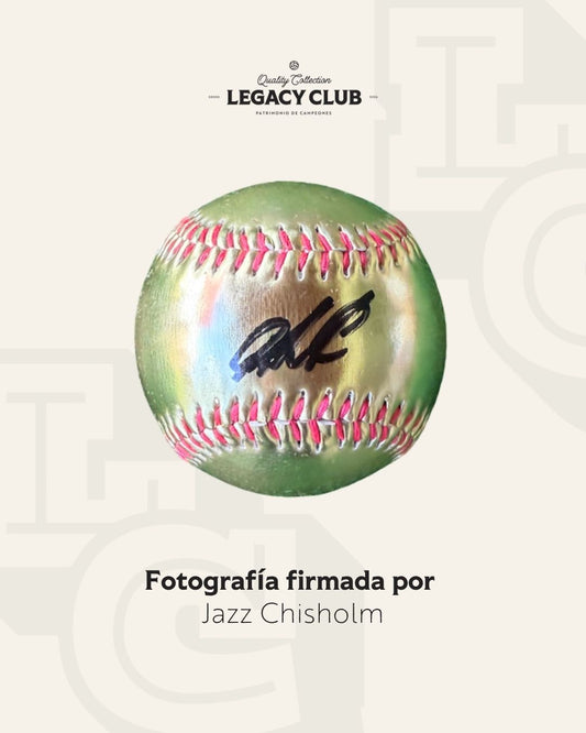 Pelota firmada Jazz Chisholm