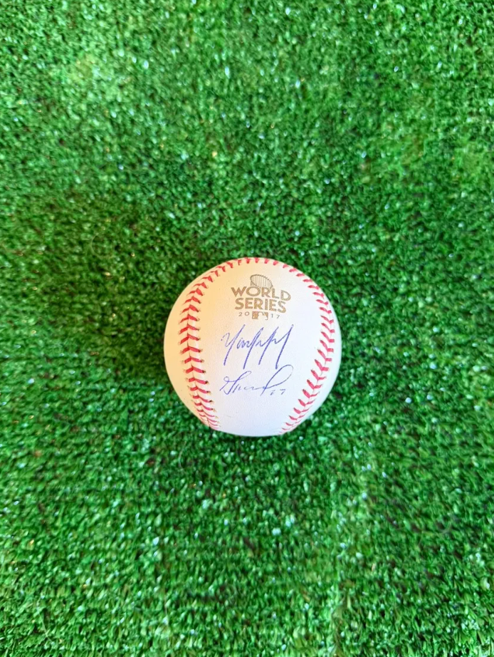 Yordan Álvarez y José Altuve — World Series 2017 — MLB
