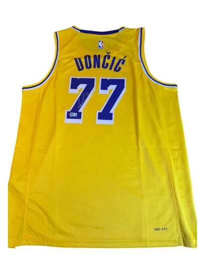 Luka Dončić — Amarilla — Los Angeles Lakers