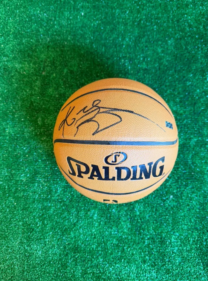 Kobe Bryant — Pelota Basketball — Los Angeles Lakers