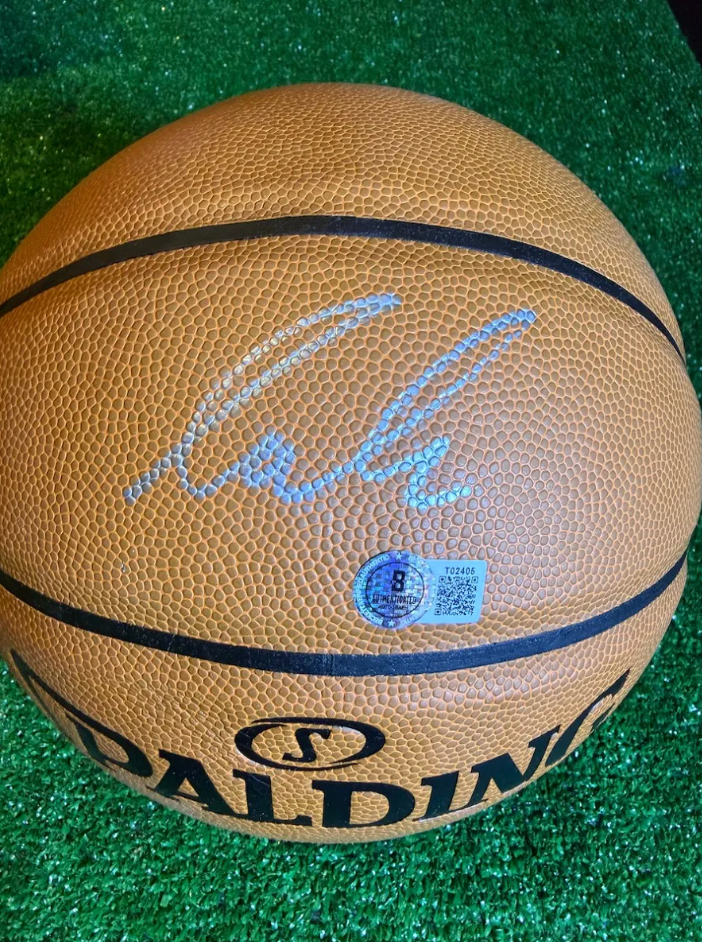 Luka Dončić — Pelota Basketball — Los Angeles Lakers