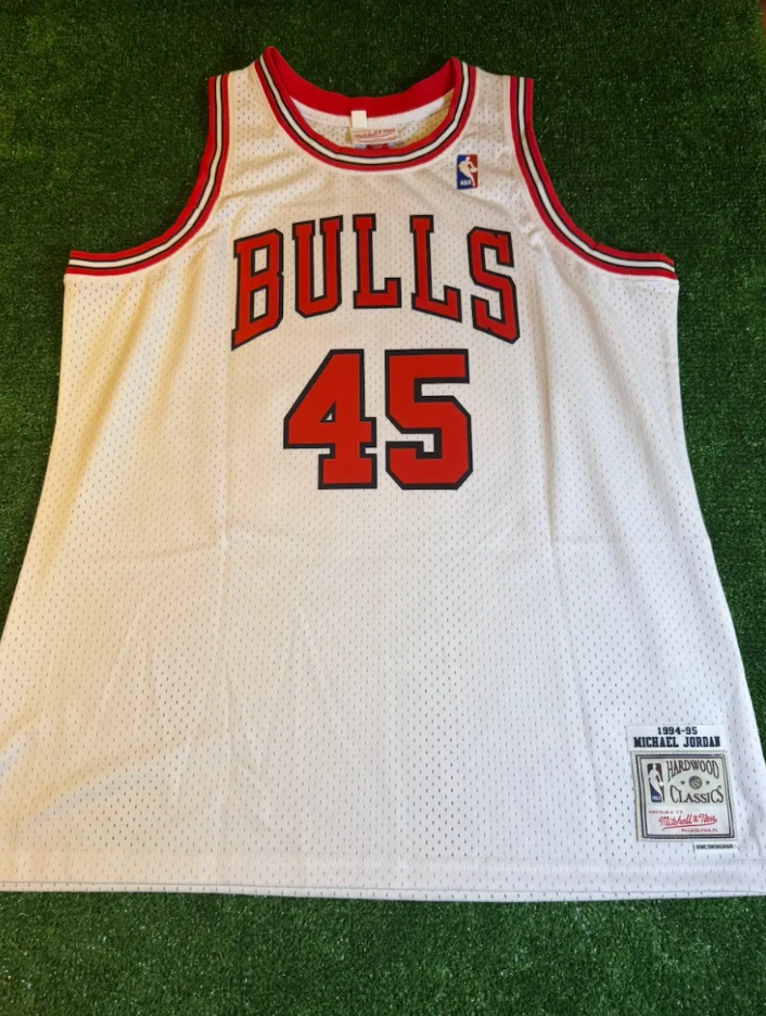 Michael Jordan — Blanca #45 — Chicago Bulls