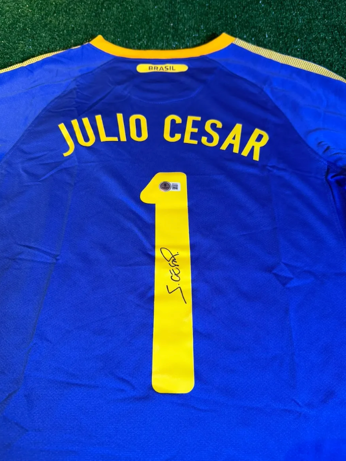 Julio Cesar — Brasil