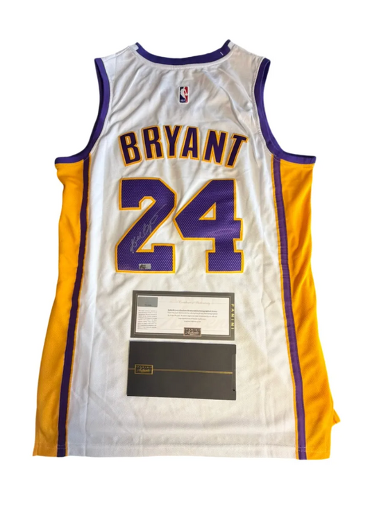 Kobe Bryant — Blanca — Los Angeles Lakers
