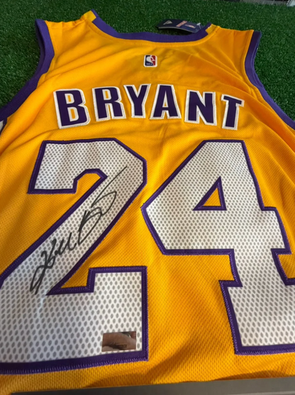 Kobe Bryant — Amarilla — Los Angeles Lakers