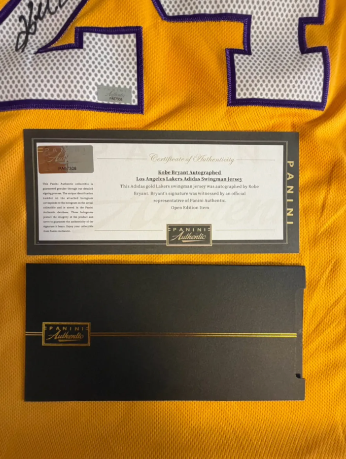 Kobe Bryant — Amarilla — Los Angeles Lakers