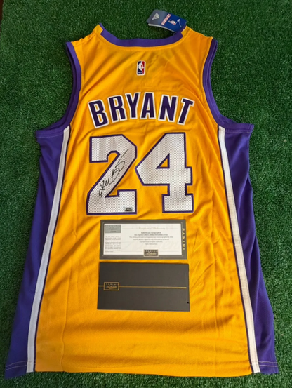 Kobe Bryant — Amarilla — Los Angeles Lakers
