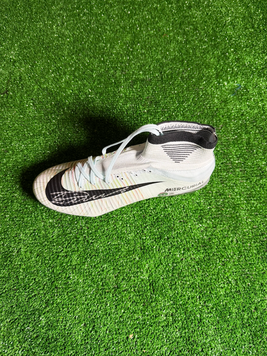 Cristiano Ronaldo — Nike Mercurial — Crema