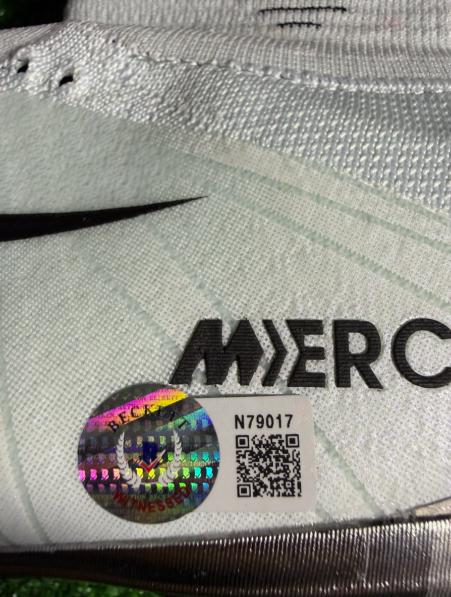 Cristiano Ronaldo — Nike Mercurial — Crema