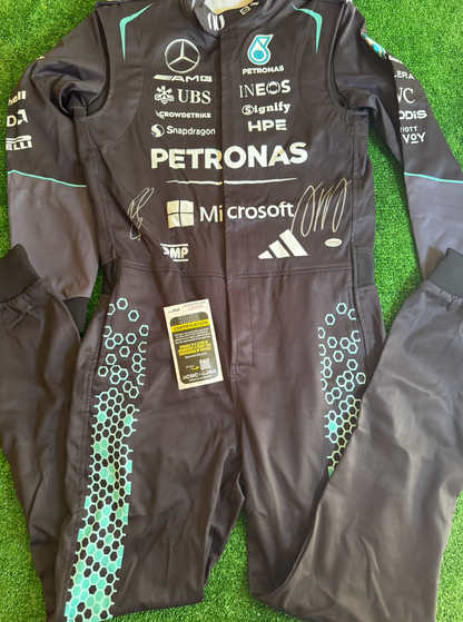 Kimi Antonelli y George Russell — Traje — Mercedes-AMG Petronas
