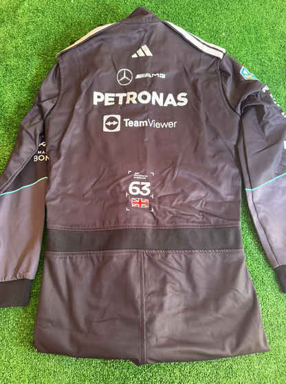 Kimi Antonelli y George Russell — Traje — Mercedes-AMG Petronas