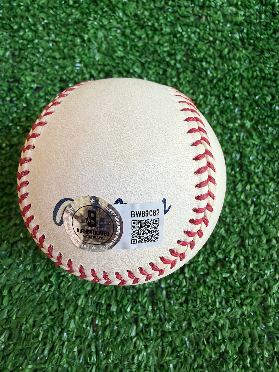 Fernando Valenzuela — MLB