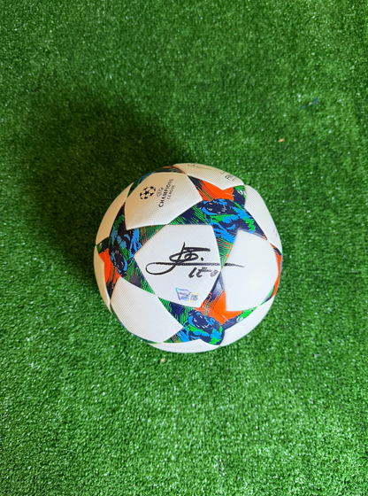 Lionel Messi — Balón Champions League