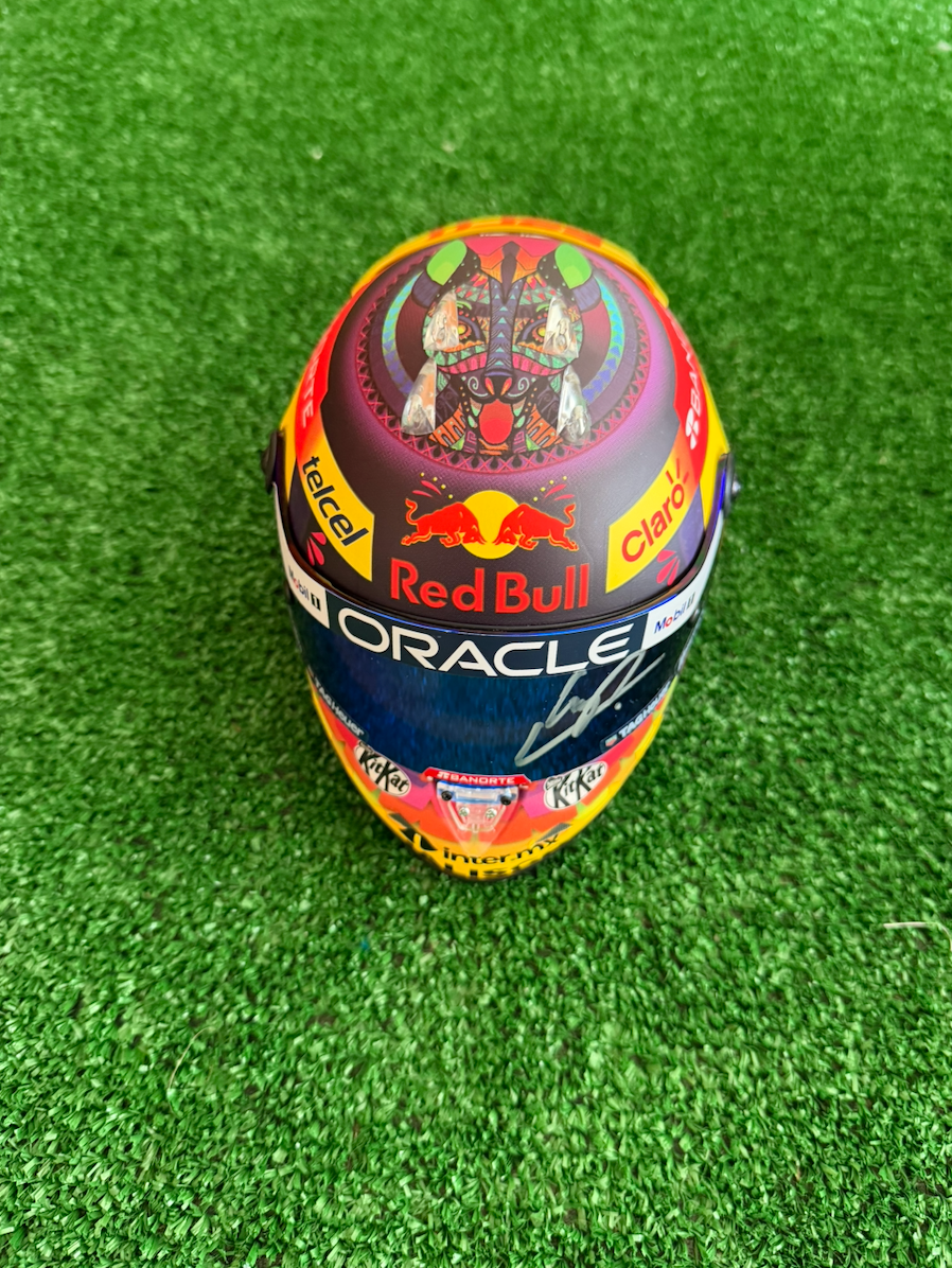 Sergio "Checo" Pérez — Mini Casco 1:2 — Red Bull Racing