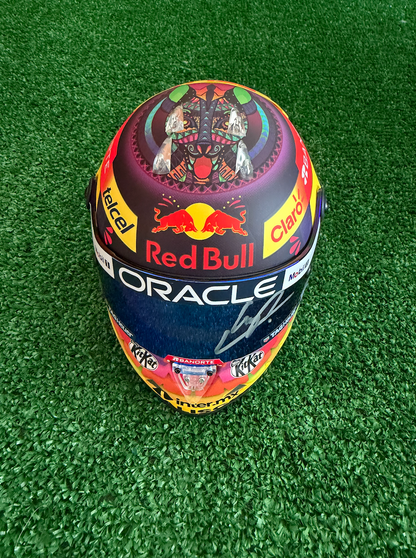 Sergio "Checo" Pérez — Mini Casco 1:2 — Red Bull Racing