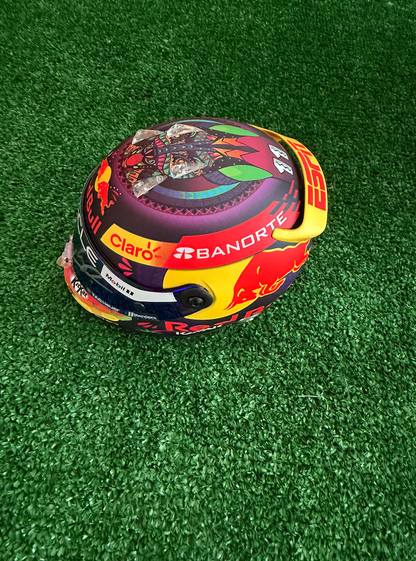 Sergio "Checo" Pérez — Mini Casco 1:2 — Red Bull Racing