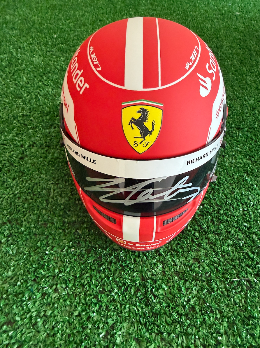 Charles Leclerc — Mini Casco 1:2 — Scuderia Ferrari