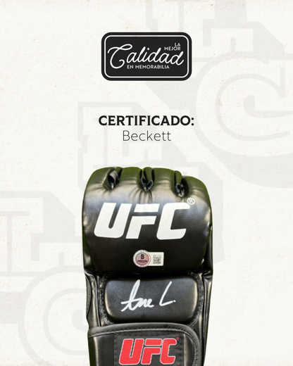 Guante Firmado por Alexander Volkanovski