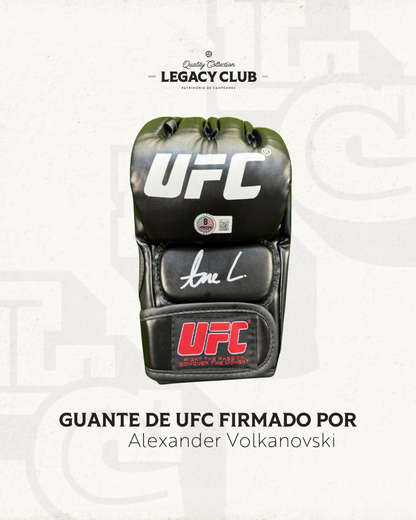 Guante Firmado por Alexander Volkanovski