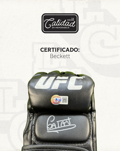 Guante firmado Alex Pereira