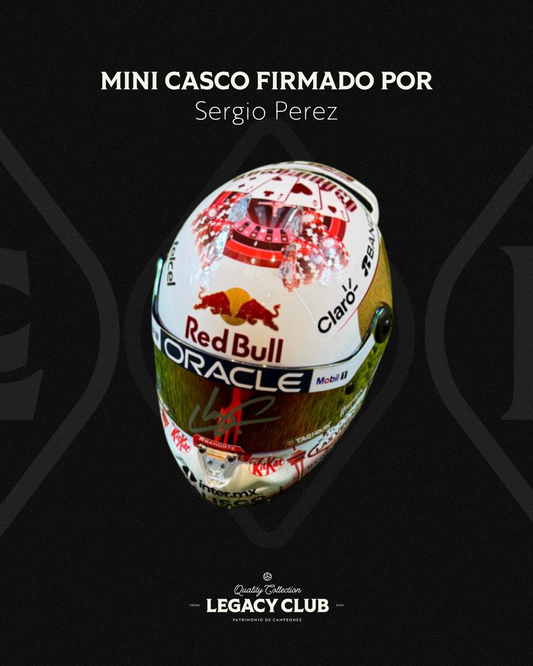 Casco firmado Sergio Perez Red Bull Escala 1:2 Las Vegas