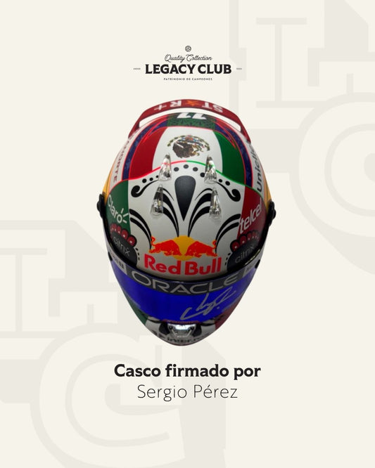 Mini Casco firmado Sergio Pérez Red Bull México 2023